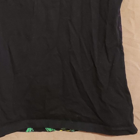 Black short sleeve shirt, Size XL (16-18), Gold, Blue, Pink & purple design - Picture 8 of 11